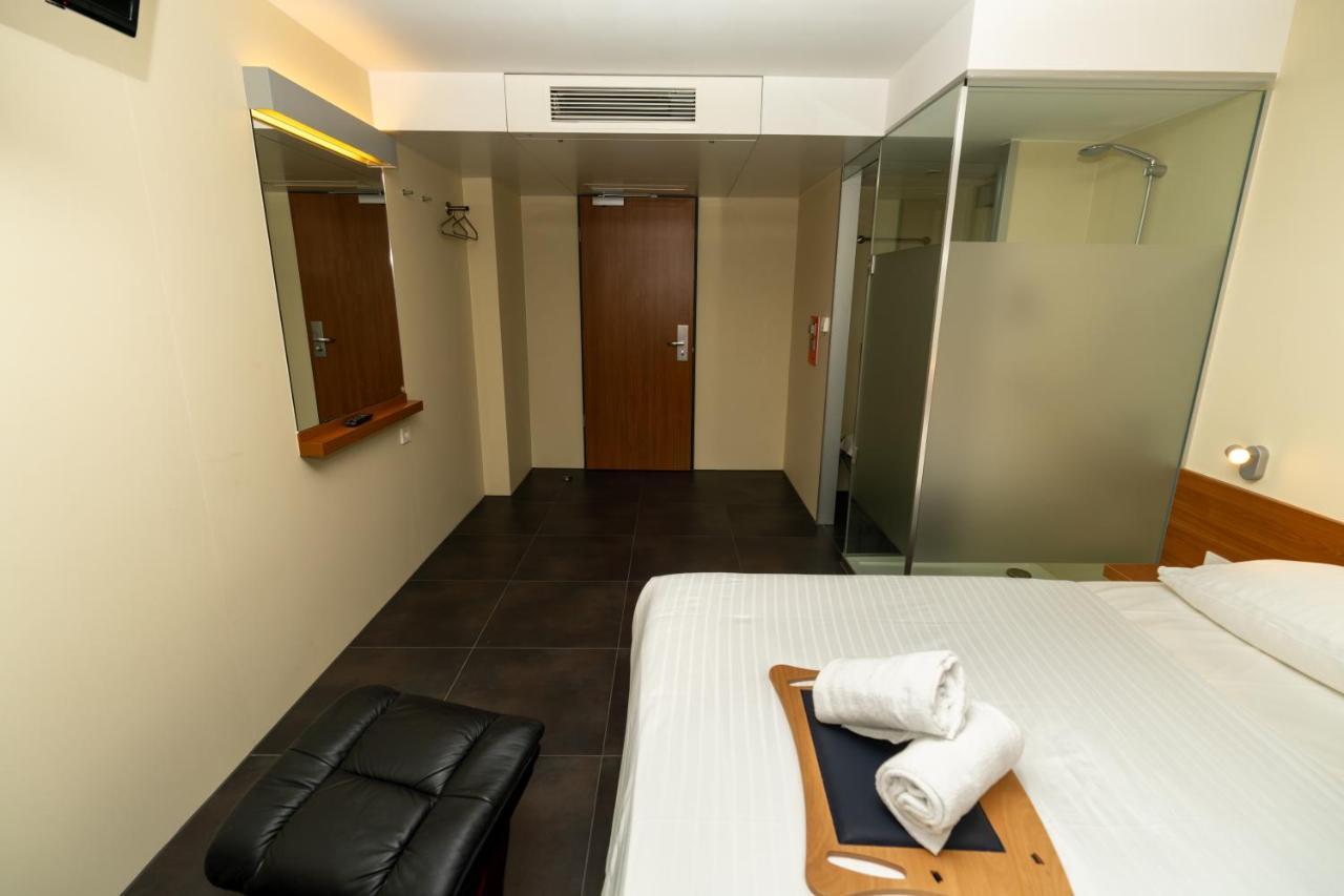 Hotel Duesseldorfer Hof Frankfurt am Main Bagian luar foto
